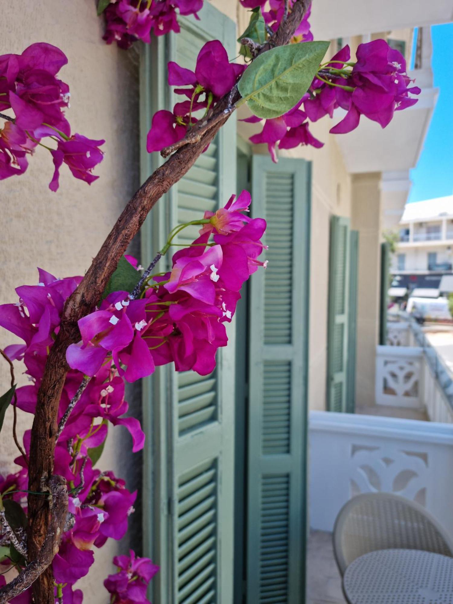 Golden City Center Suites Rhodes City Eksteriør billede