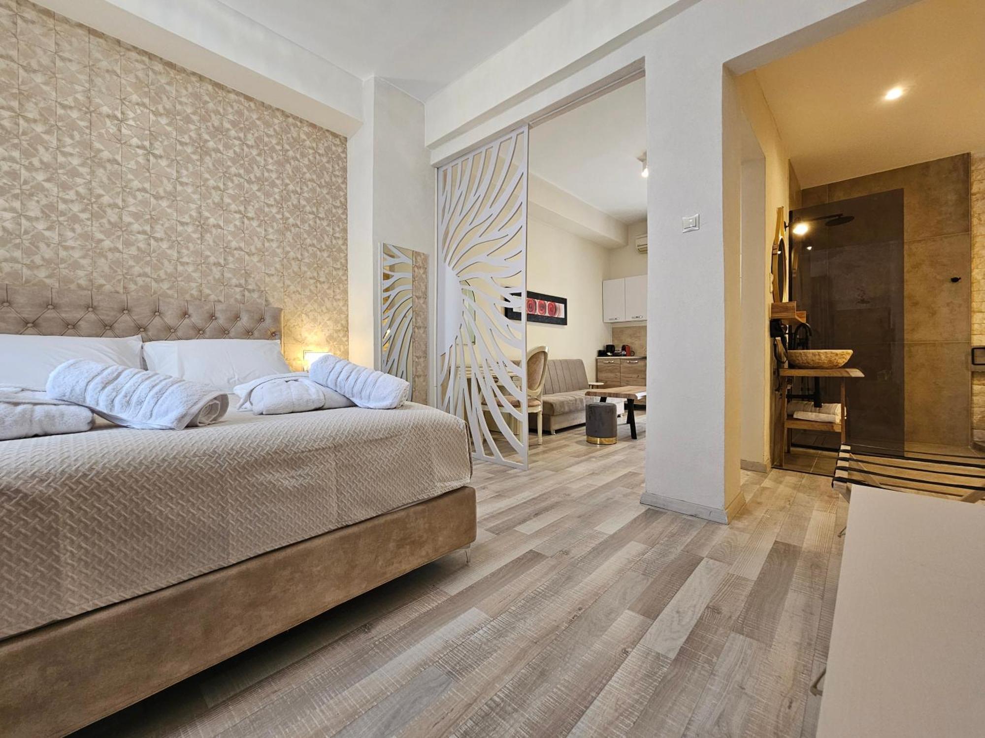Golden City Center Suites Rhodes City Eksteriør billede