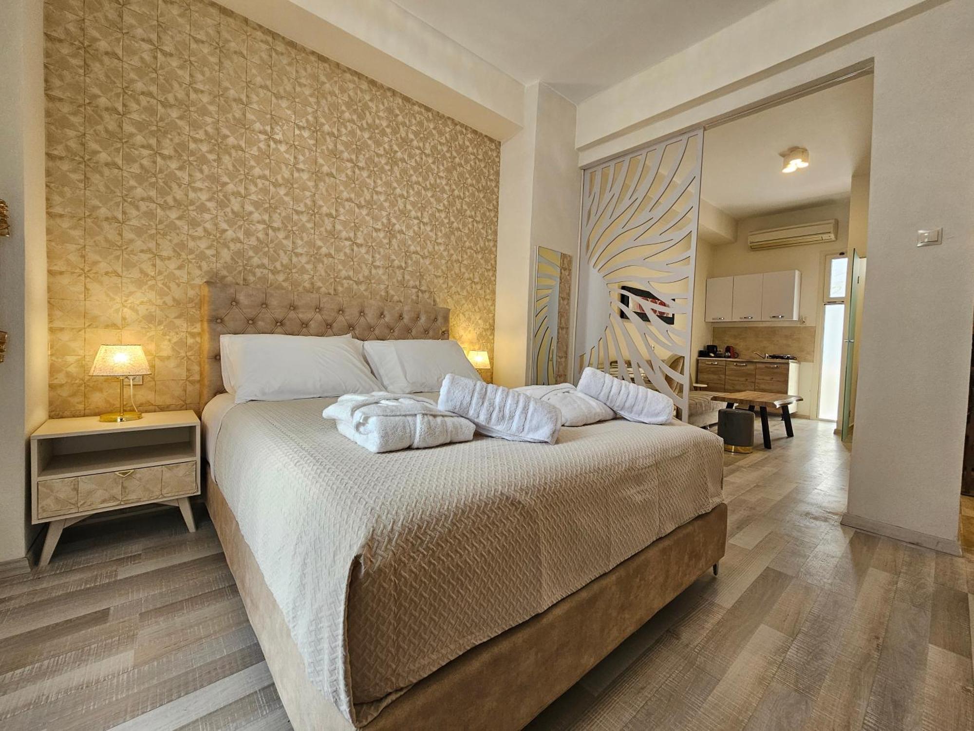 Golden City Center Suites Rhodes City Eksteriør billede