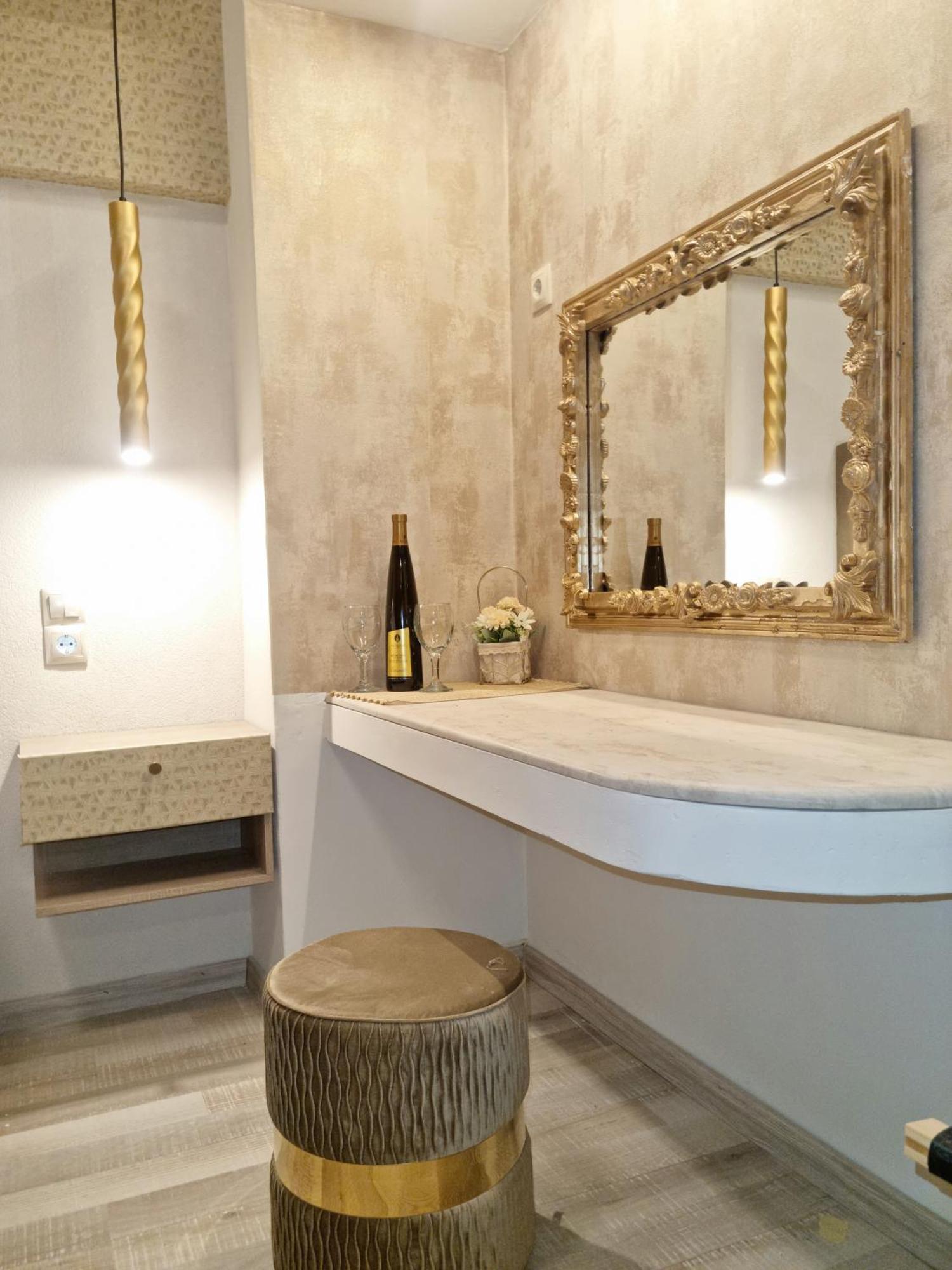 Golden City Center Suites Rhodes City Værelse billede