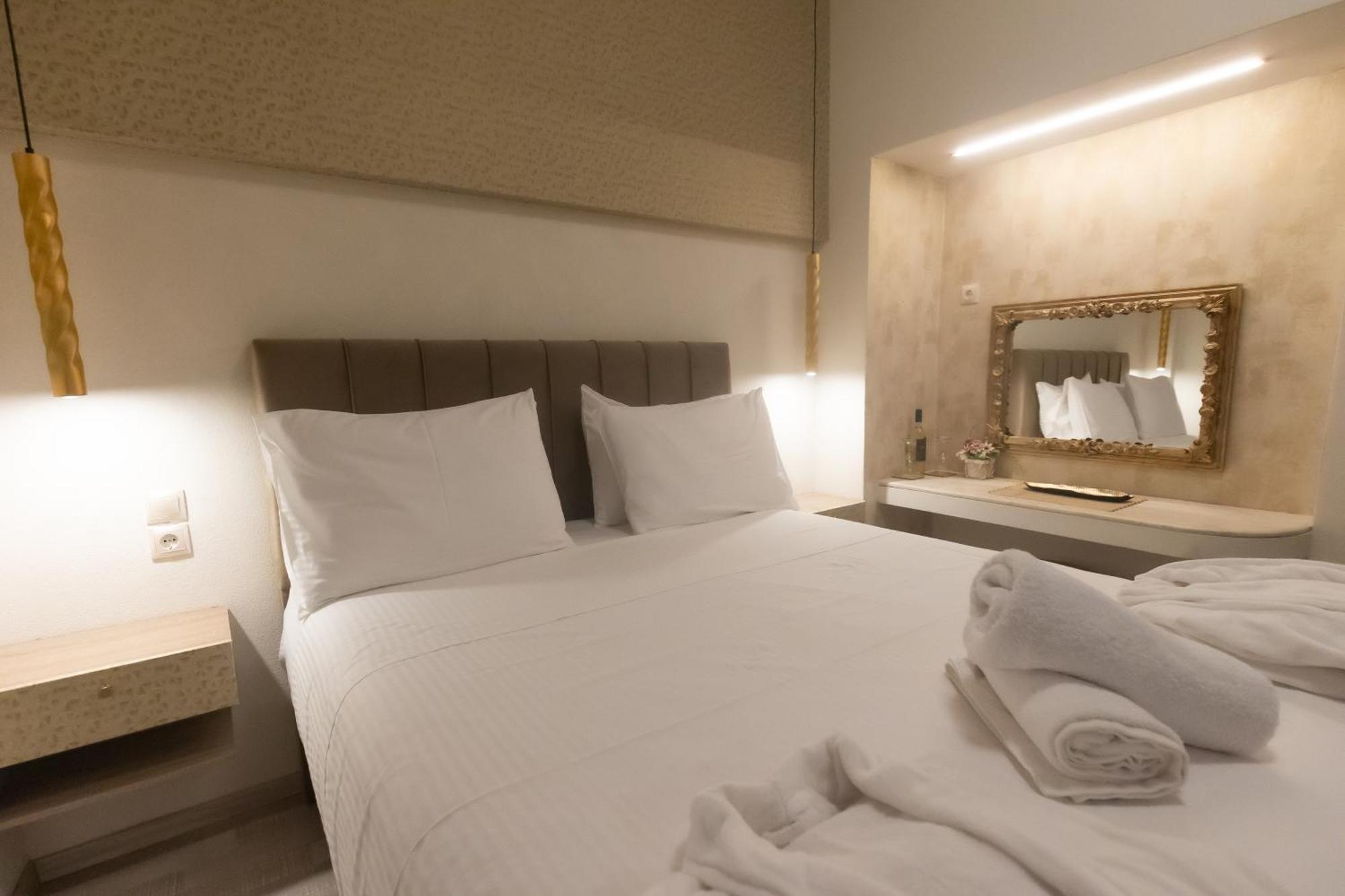Golden City Center Suites Rhodes City Eksteriør billede