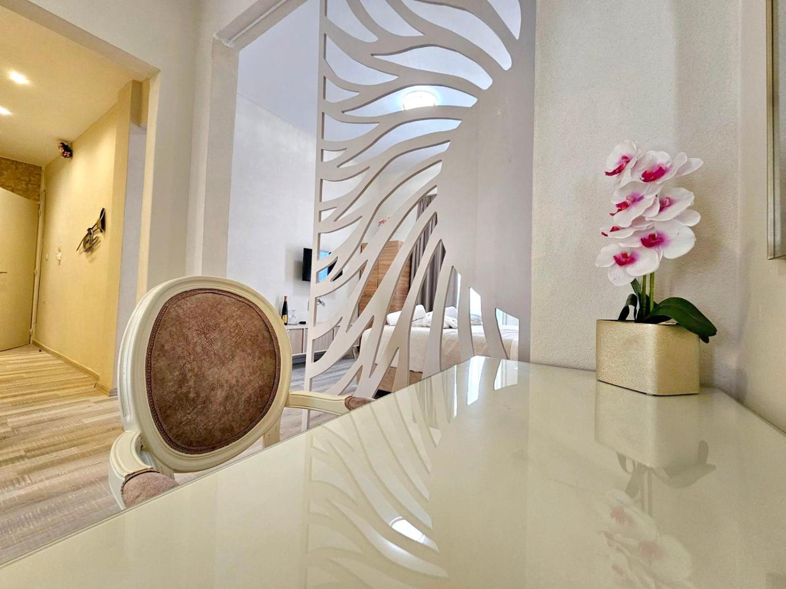 Golden City Center Suites Rhodes City Eksteriør billede