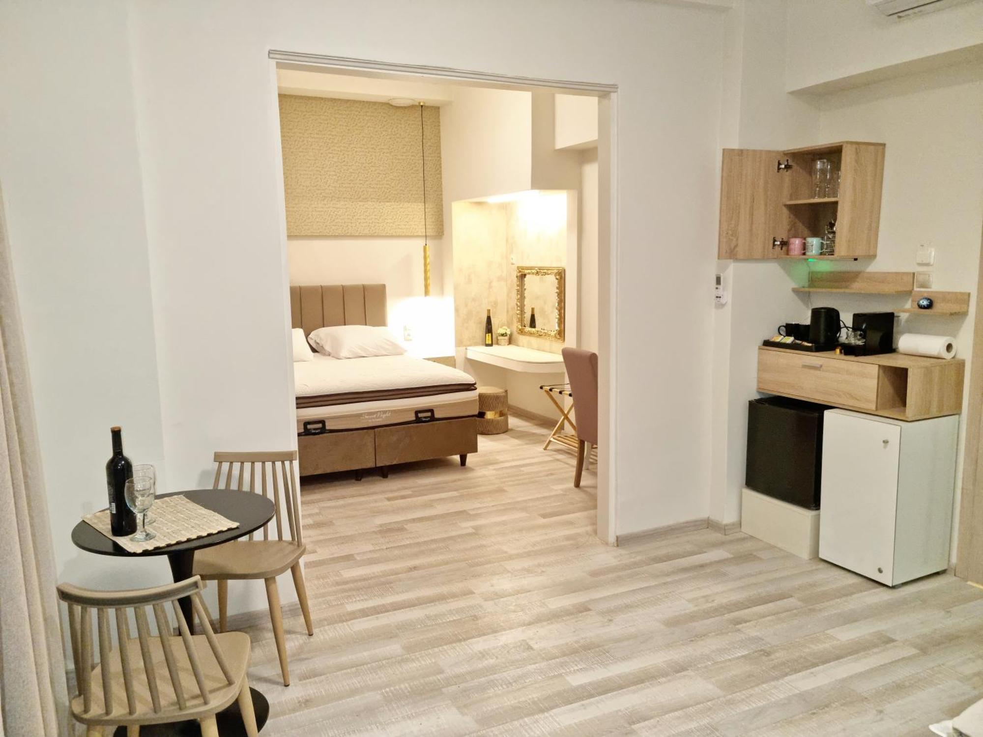 Golden City Center Suites Rhodes City Eksteriør billede