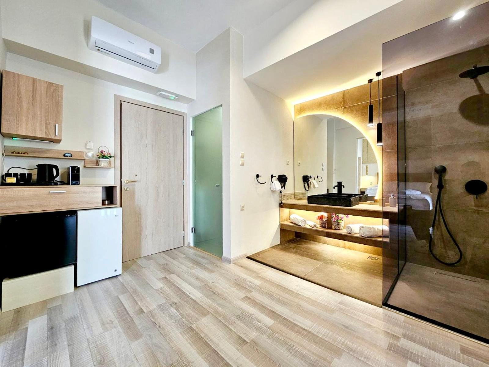 Golden City Center Suites Rhodes City Eksteriør billede