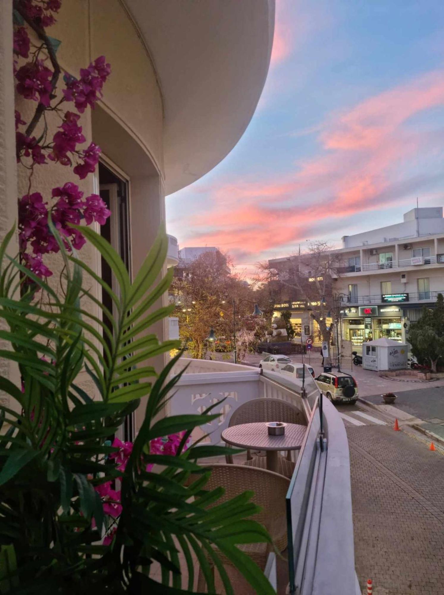 Golden City Center Suites Rhodes City Eksteriør billede